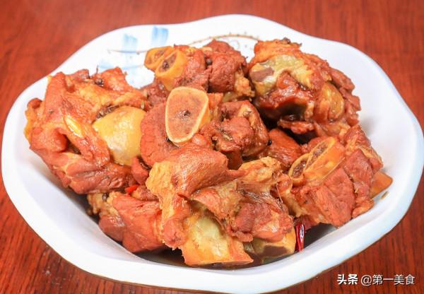 大骨頭怎麼滷才入味?廚師長教你正宗做法,鹹香軟爛,味道清香 大骨頭怎麼滷才入味?廚師長教你正宗做法,鹹香軟爛,味道清香