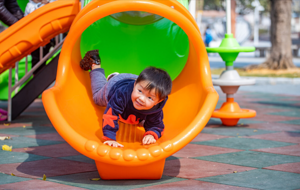 童裝上的幾種東西,存在安全隱患,給孩子買衣服要“一聞三看” 童裝上的幾種東西,存在安全隱患,給孩子買衣服要“一聞三看”