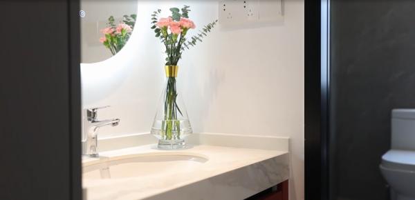 為孩子買50m²二手學區房，拆掉一扇門，一面牆，老破小大翻身