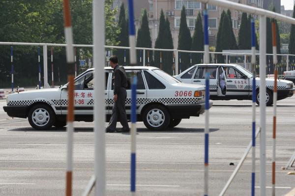 明確了!老年人考駕照注意事項,關於年齡、考試流程、費用 明確了!老年人考駕照注意事項,關於年齡、考試流程、費用