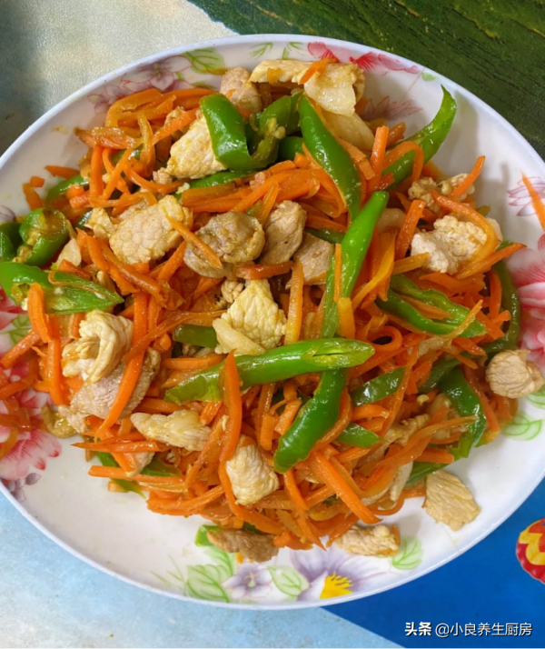 臘月到了，常給孩子吃這菜，有葷有素，好吃還不貴，對視力有好處