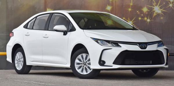 第七代伊蘭特對話卡羅拉,誰才是新生代的選擇? 第七代伊蘭特對話卡羅拉,誰才是新生代的選擇?