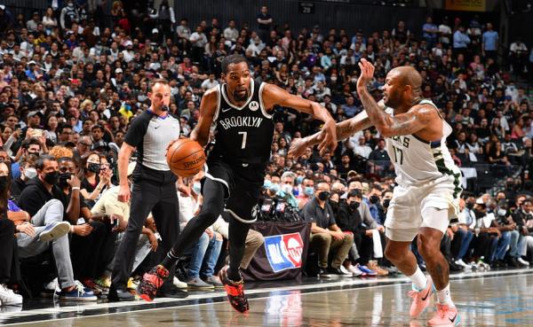 拒絕2000萬，選擇1500萬，繼續阻擊籃網和杜蘭特！你完成浴火重生