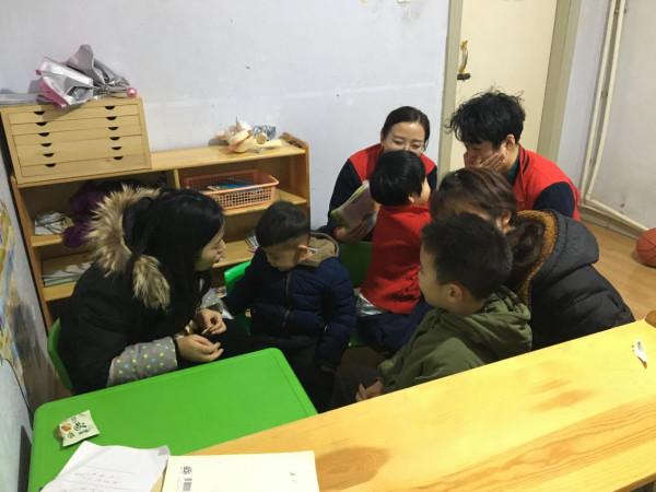 這個階段的兒童,具有相對較穩定的注意力和基本的模仿能力 這個階段的兒童,具有相對較穩定的注意力和基本的模仿能力