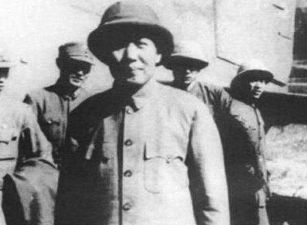 重慶談判時，蔣介石想讓毛主席當新疆省長，毛主席聽後有何反應？