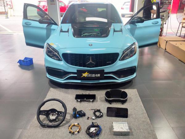 速戰速決!15款AMG C63升級新款液晶儀表屏、方向盤及Carplay等 速戰速決!15款AMG C63升級新款液晶儀表屏、方向盤及Carplay等