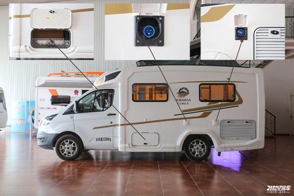 車高不到2.5米還有一個升降床，卓美亞小額頭房車適合一家三口