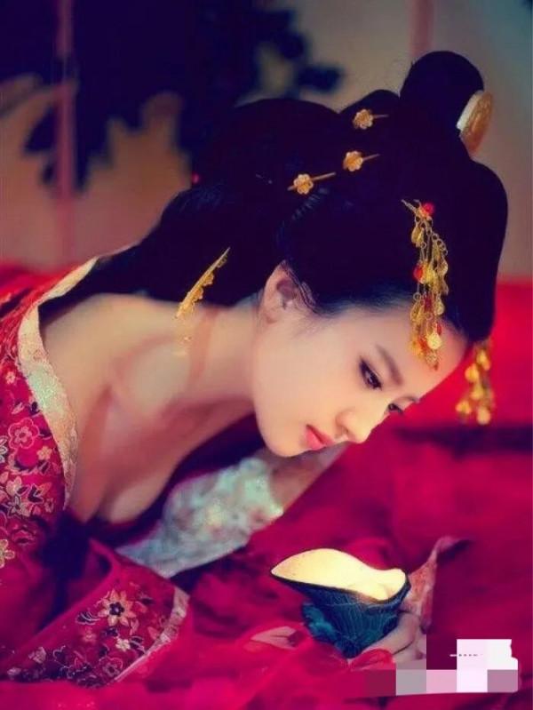 新加坡牡丹仙子郭妃麗，阿嬌柔美，胡靜靈氣美！都是古裝天花板