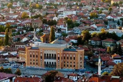 系列遊記 波、塞、黑篇（五）彈孔紀念碑和木頭城留下的印記