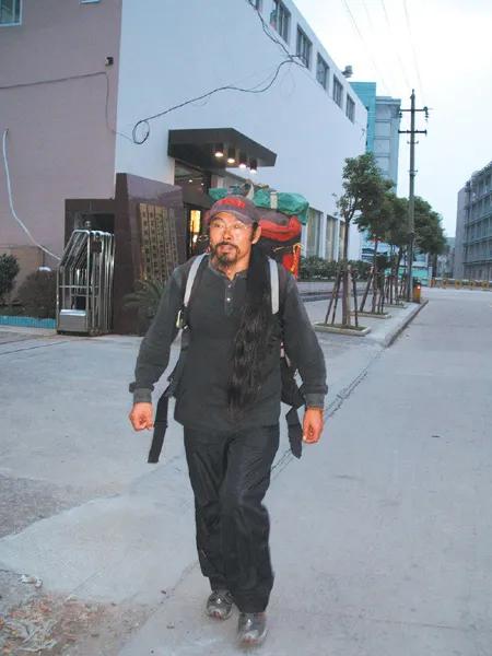 雷殿生:成為自唐朝以來首次走出羅布泊的人,後把經歷出書獲大賣 雷殿生:成為自唐朝以來首次走出羅布泊的人,後把經歷出書獲大賣