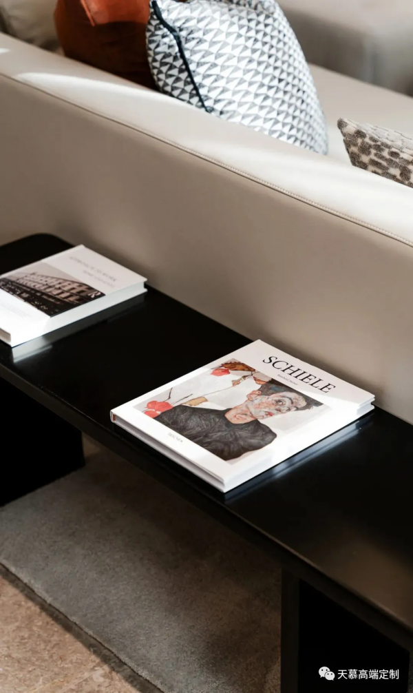 意式輕奢傢俱如何搭配才能適合家裝？看看下面案例就知道了