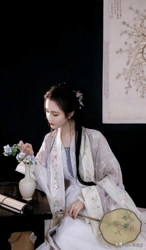 張慧雯古裝桌布