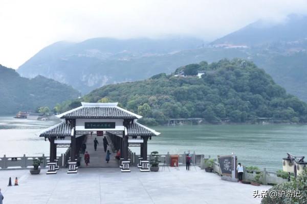 劉備託孤、李白寫詩的古城如今孤懸江心，門票100元值不值？