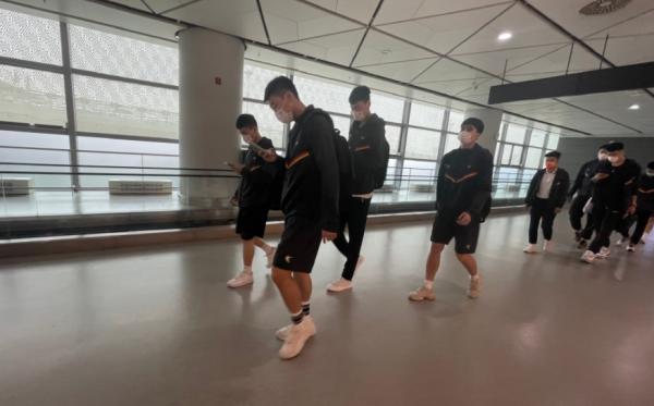 4訊息!遼粵抵西安,杜鋒棄任駿飛,許利民專訪,孫浩欽長高+爆發 4訊息!遼粵抵西安,杜鋒棄任駿飛,許利民專訪,孫浩欽長高+爆發