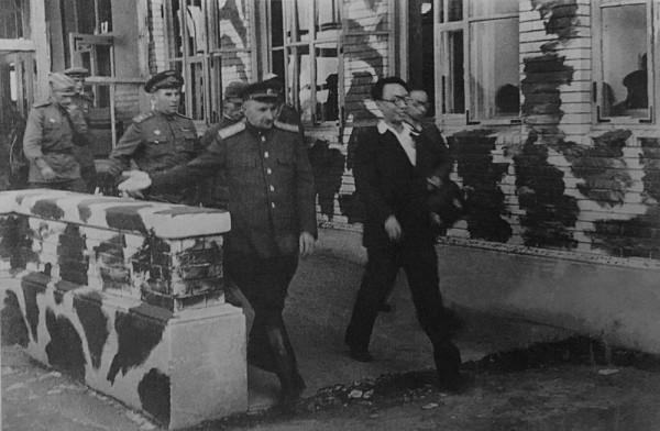 毛主席宴請皇帝溥儀吃飯,席間詢問:你們御膳房的飯好吃嗎? 毛主席宴請皇帝溥儀吃飯,席間詢問:你們御膳房的飯好吃嗎?