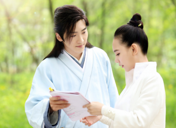 反超龔俊奪得亞軍，這部造型“碰瓷”白淺的翻拍劇，憑啥火出圈？