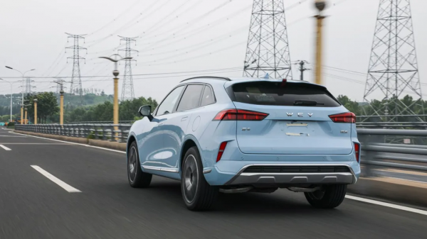 2.0T+9DCT，全新國產旗艦SUV豪華感不輸BBA，開起來有大驚喜