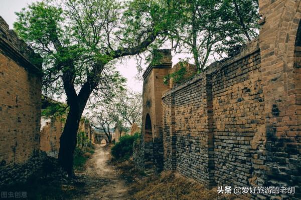 400年的山西古村,50部電影在這裡拍攝,如今卻被村民拋棄成廢墟 400年的山西古村,50部電影在這裡拍攝,如今卻被村民拋棄成廢墟