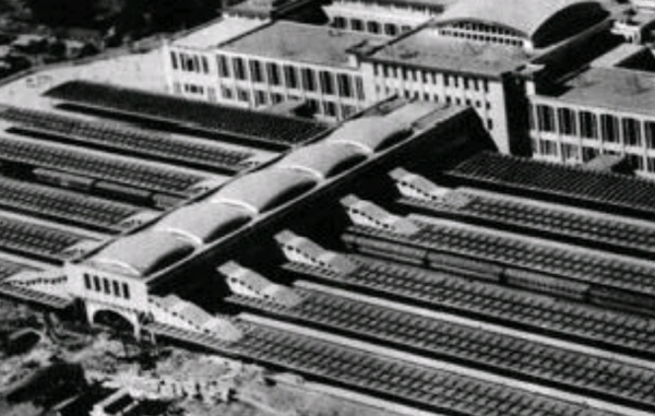 葬於北京鬧市的18歲河南少年,火車為其改道,一半骨灰放入八寶山 葬於北京鬧市的18歲河南少年,火車為其改道,一半骨灰放入八寶山