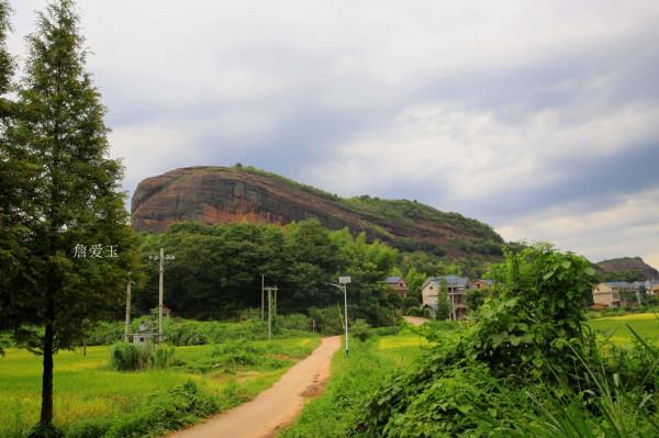 江西弋陽旭光幸福村，家家住洋房戶戶領工資，風景如畫少有人知