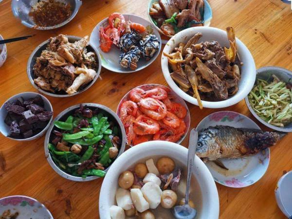 山東70後夫妻，年夜飯必備的5道菜，營養又解饞，如今卻遭人冷落
