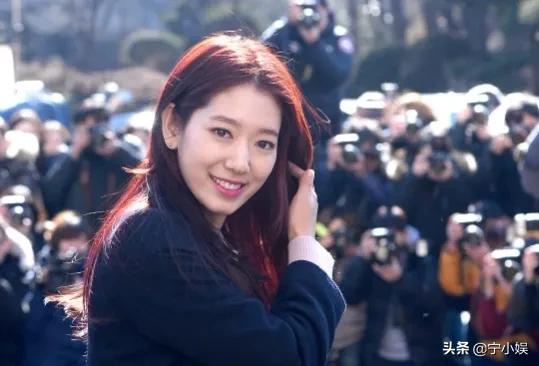 31歲韓星樸信惠未婚先孕卻收穫好評，讓多少中國女星紅了臉？