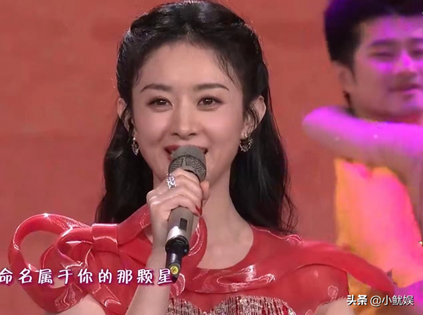 8位明星在春晚奇葩出圈：馬凡舒的敬酒服，撒貝南的白襯衫