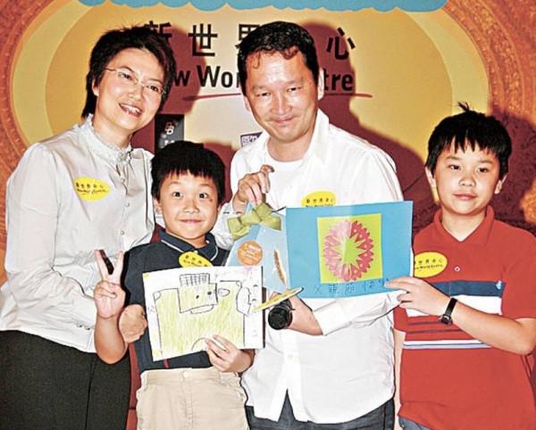 廖啟智病逝半年,妻子陳敏兒走出喪夫陰霾,露出笑臉與好友聚會 廖啟智病逝半年,妻子陳敏兒走出喪夫陰霾,露出笑臉與好友聚會