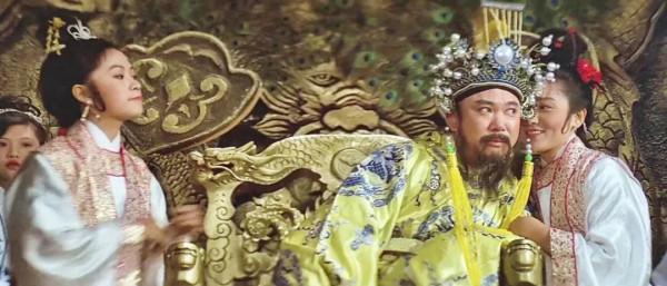 《貓頭鷹》:未必是無厘頭的開山之作,但一定是惡搞喜劇的急先鋒 《貓頭鷹》:未必是無厘頭的開山之作,但一定是惡搞喜劇的急先鋒