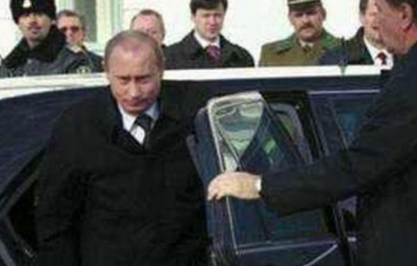 普京兩年躲過5次暗殺,參加葬禮時刺客就坐身邊,全靠保鏢撿回命 普京兩年躲過5次暗殺,參加葬禮時刺客就坐身邊,全靠保鏢撿回命