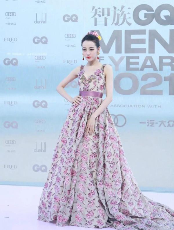 迪麗熱巴最新高畫質圖,又被驚豔到了 迪麗熱巴最新高畫質圖,又被驚豔到了