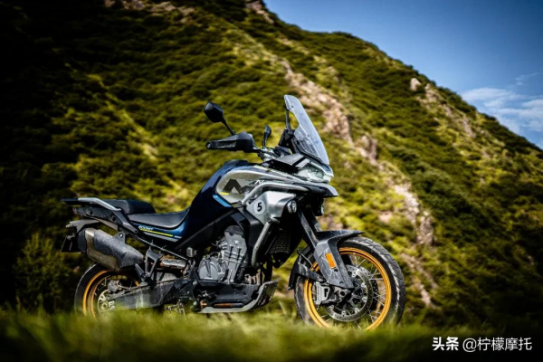 不該賣這價!春風800MT:只有騎過才能感受它的與眾不同 不該賣這價!春風800MT:只有騎過才能感受它的與眾不同