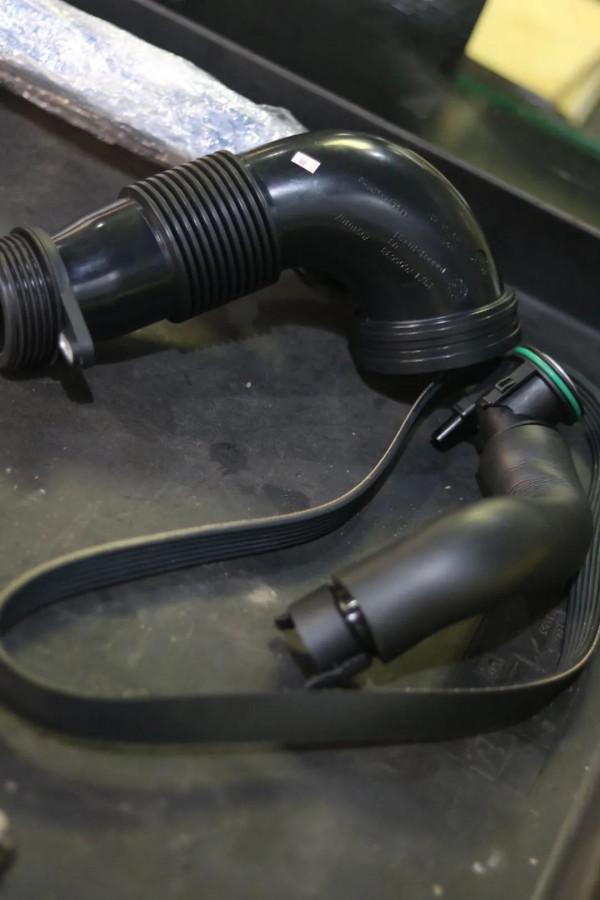 怪獸修車：翻新一輛13年的二手寶馬5系，耗時25天完美復活它