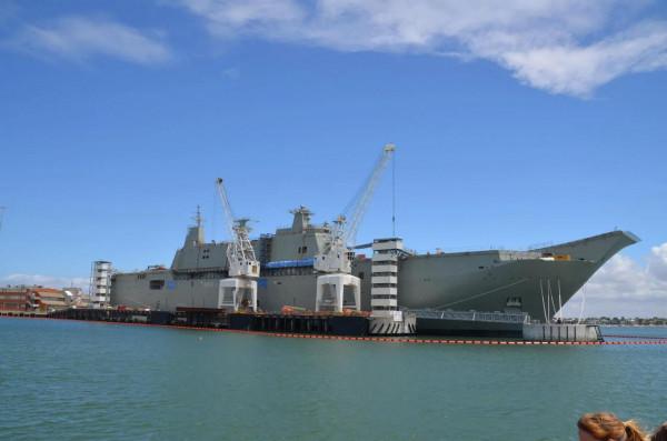 “堪培拉”級兩棲攻擊艦圖集（118圖）