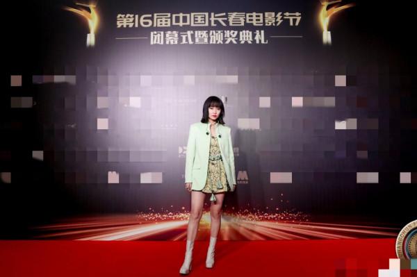 長春電影節:鄧萃雯發福何琳臉僵,景甜霸總範,蔡少芬張晉秀恩愛 長春電影節:鄧萃雯發福何琳臉僵,景甜霸總範,蔡少芬張晉秀恩愛