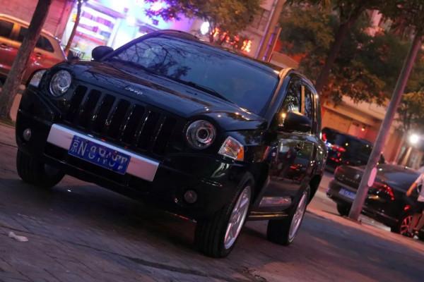 怪獸修車：翻新一輛“破爛不堪”的吉普指南者，滿血復活變新車