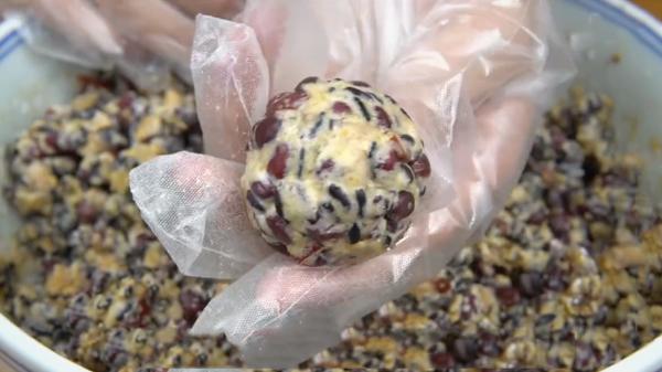 秋日忌寒涼,多吃3紅3白,少吃2綠,潤肺去秋燥,一家老小身體棒 秋日忌寒涼,多吃3紅3白,少吃2綠,潤肺去秋燥,一家老小身體棒