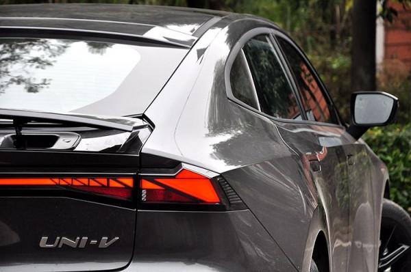 試駕即將上市的長安UNI-V：個性十足 效能更佳