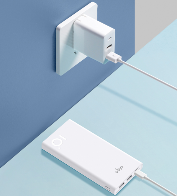 口袋裡的減負能手:aigo移動電源 C10P輕薄簡約 雙向快充 口袋裡的減負能手:aigo移動電源 C10P輕薄簡約 雙向快充