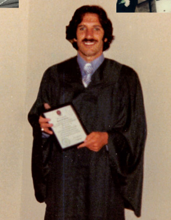 “星巴克之父”霍華德：住在廉租房，窮到賣血，最終建成咖啡帝國