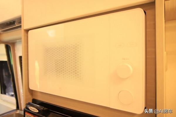 奇瑞全新聖粹白房車上市，超酷黑白設計，配2.0T動力，C2照駕駛