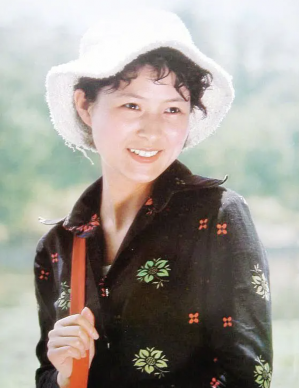 國家一級演員：表演藝術家李羚的傳奇人生