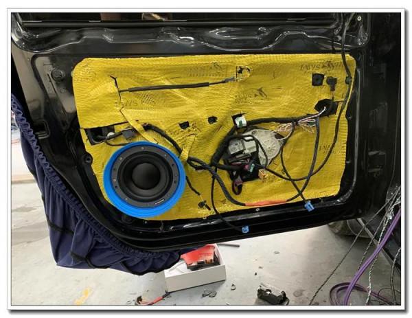 丹拿372三分頻倒膜安裝,大眾速騰汽車音響改裝升級 丹拿372三分頻倒膜安裝,大眾速騰汽車音響改裝升級