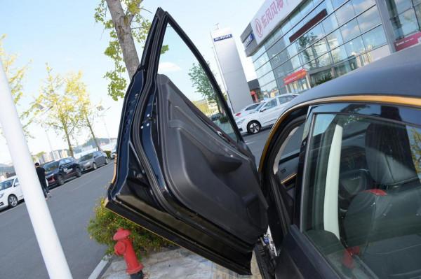 新車 | 剪刀門+寬體,長安UNI-V同級,曝東風風神奕炫MAX暗夜版實車 新車 | 剪刀門+寬體,長安UNI-V同級,曝東風風神奕炫MAX暗夜版實車