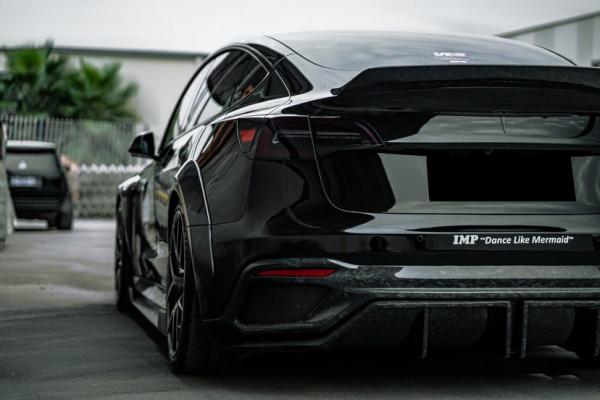 Model 3p頂級改裝案例丨碳纖維的視覺衝擊