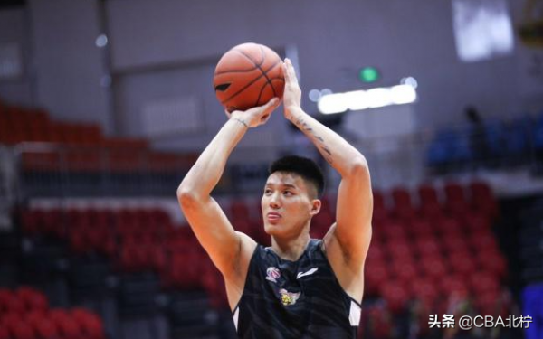 CBA三訊息：遼寧鋒線正式離隊，曾凡博恐失良機，曾繁日狂練力量