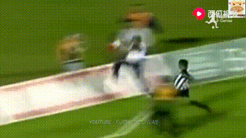 世界足壇難得一見的爆笑瞬間,只能說攝影師抓拍厲害 世界足壇難得一見的爆笑瞬間,只能說攝影師抓拍厲害