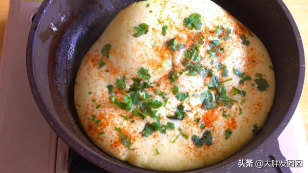 教你煎出軟蓬蓬的雞蛋餅，比棉花還柔軟，看著就流口水了