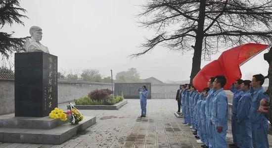 小戰士上廁所耽誤撤退,單槍匹馬滅敵30多人,打退敵人9次衝鋒 小戰士上廁所耽誤撤退,單槍匹馬滅敵30多人,打退敵人9次衝鋒