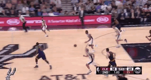 法國“魔術師”——迪奧 法國“魔術師”——迪奧